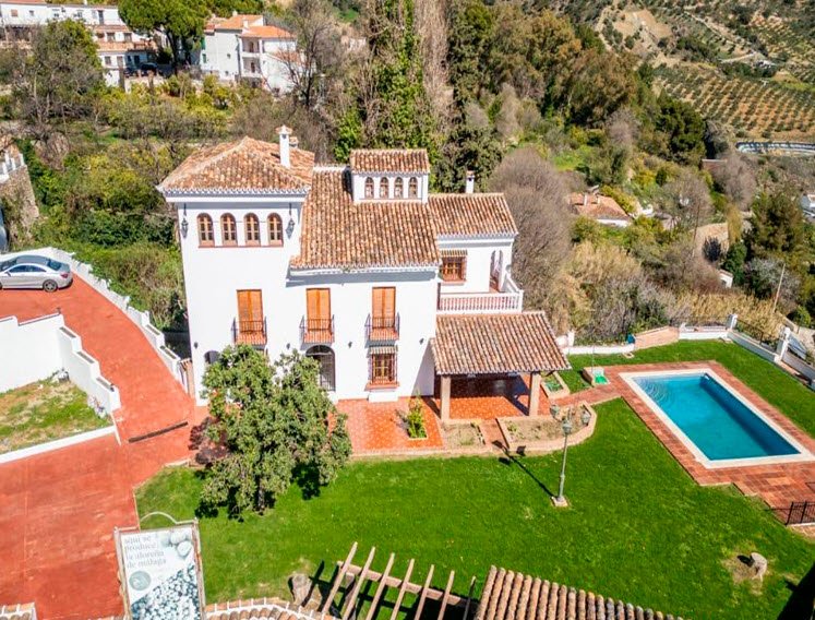 Torreón Villamoréi, Spain